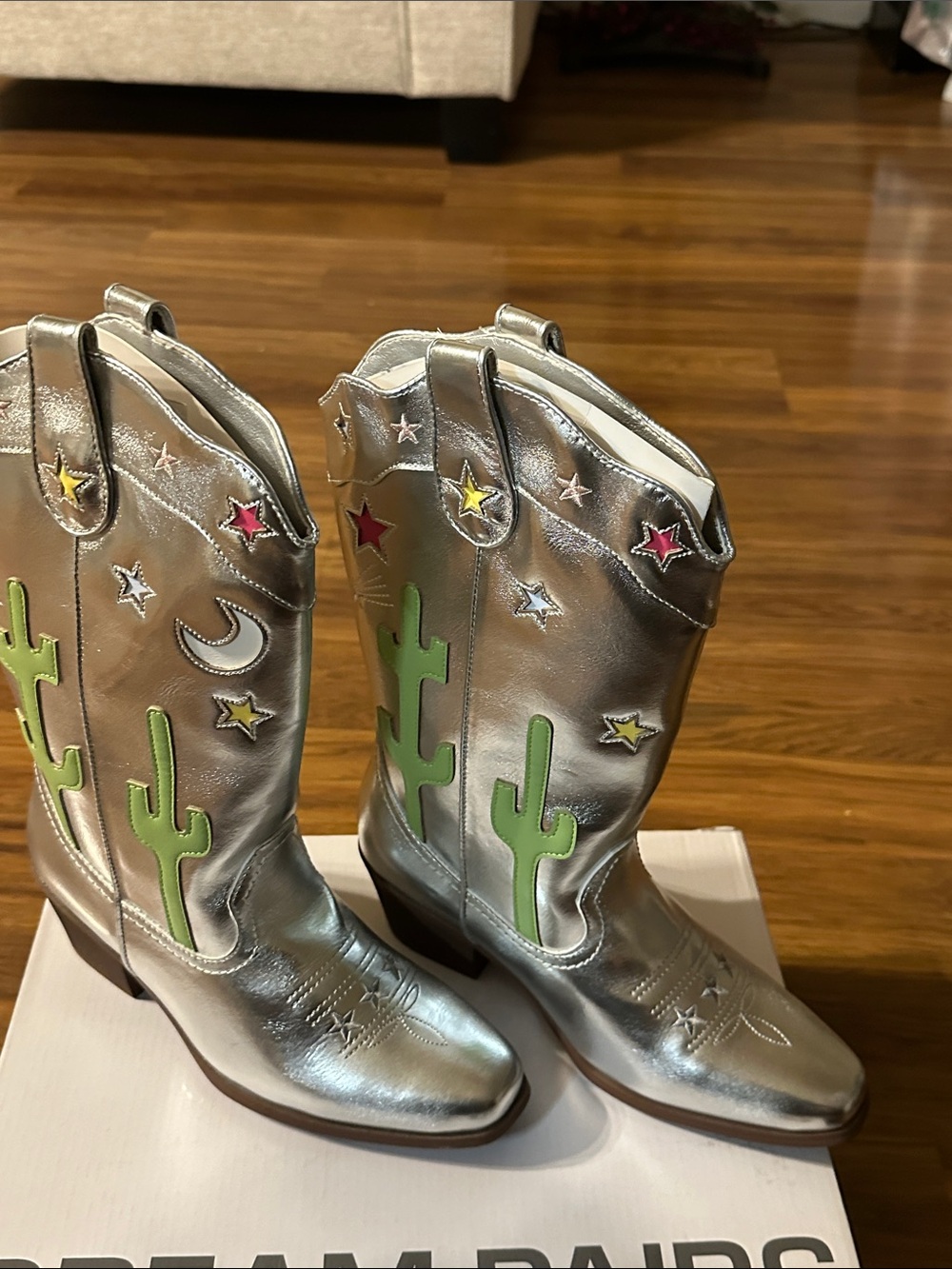 Dream Pairs Silver Cowboy Boots with Green Cactus & Multicolor Stars
